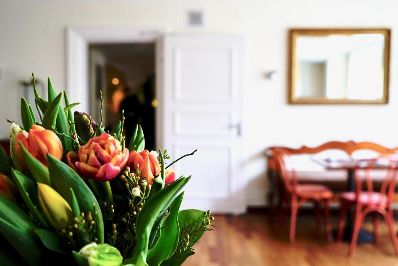 Hotel Alte Post มินเดิลไฮม์ ภายนอก รูปภาพ